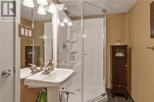 385 Labine Street, Azilda, ON - Indoor Photo Showing Bathroom