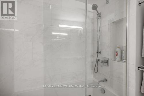 502 - 40 Sylvan Valleyway, Toronto, ON - Indoor Photo Showing Bathroom