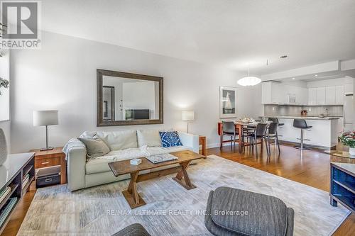 502 - 40 Sylvan Valleyway, Toronto, ON - Indoor Photo Showing Living Room