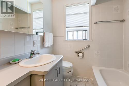 79 Cuffley Crescent S, Toronto, ON - Indoor Photo Showing Bathroom