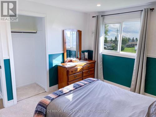 134 Picadilly Circle, Iroquois Falls, ON - Indoor Photo Showing Bedroom