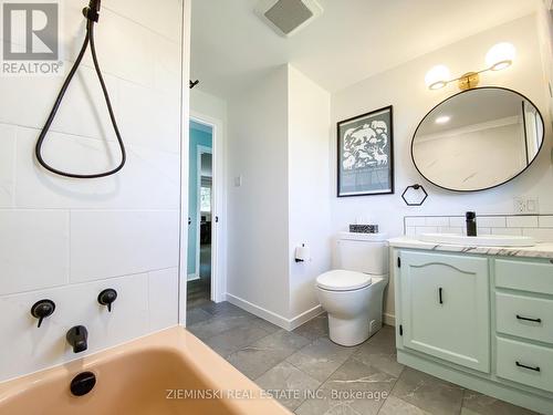 134 Picadilly Circle, Iroquois Falls, ON - Indoor Photo Showing Bathroom