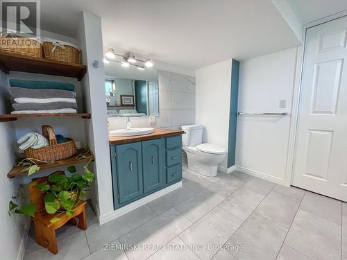 134 Picadilly Circle, Iroquois Falls, ON - Indoor Photo Showing Bathroom