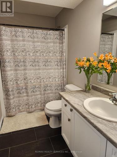 E - 237 Rachel Crescent, Kitchener, ON - Indoor Photo Showing Bathroom