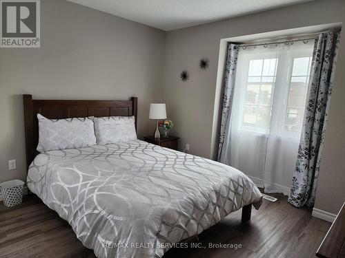 E - 237 Rachel Crescent, Kitchener, ON - Indoor Photo Showing Bedroom