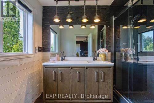 309 Montreal Circle, Hamilton, ON - Indoor Photo Showing Bathroom