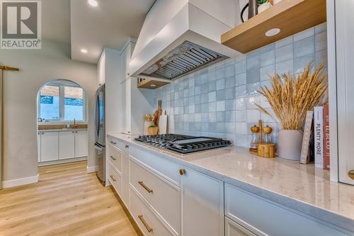 1027 Mount Burnham Road, Vernon, BC - Indoor Photo Showing Kitchen