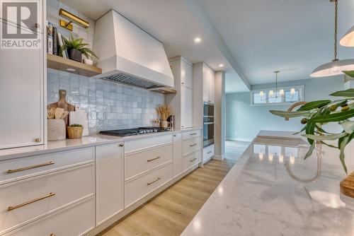 1027 Mount Burnham Road, Vernon, BC - Indoor Photo Showing Kitchen