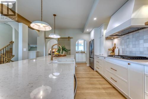 1027 Mount Burnham Road, Vernon, BC - Indoor Photo Showing Kitchen With Double Sink With Upgraded Kitchen