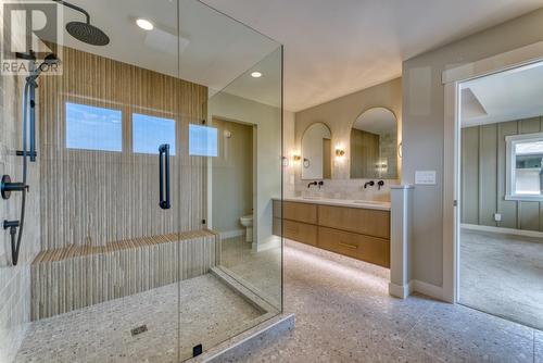 1027 Mount Burnham Road, Vernon, BC - Indoor Photo Showing Bathroom