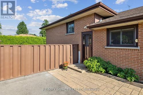 305 Poplar Street, Oshawa (Donevan), ON - Outdoor With Exterior