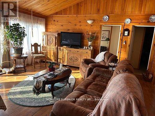 38 Fidlar Court W, Marmora And Lake, ON - Indoor Photo Showing Living Room