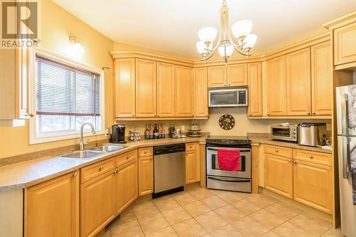 24 Cody Point Ct, Sault Ste. Marie, ON - Indoor Photo Showing Kitchen With Double Sink