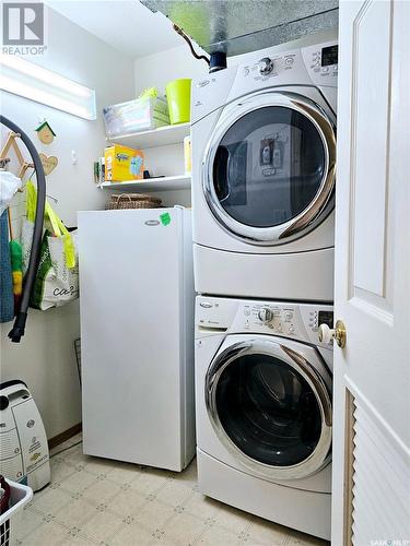 106 230 Lister Kaye Crescent, Swift Current, SK - Indoor Photo Showing Laundry Room