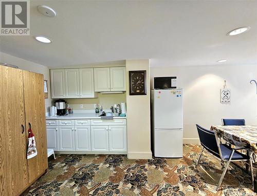 106 230 Lister Kaye Crescent, Swift Current, SK - Indoor Photo Showing Kitchen