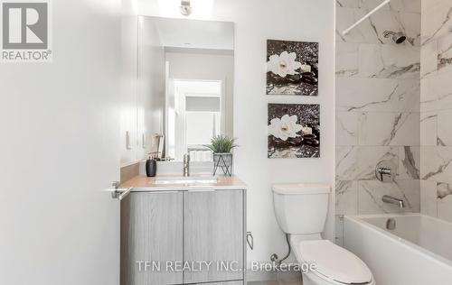 1105 - 36 Forest Manor Road, Toronto, ON - Indoor Photo Showing Bathroom