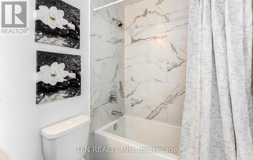 1105 - 36 Forest Manor Road, Toronto, ON - Indoor Photo Showing Bathroom