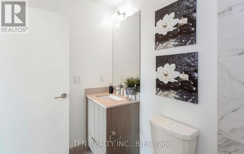 1105 - 36 Forest Manor Road, Toronto, ON - Indoor Photo Showing Bathroom