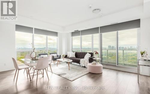 1105 - 36 Forest Manor Road, Toronto, ON - Indoor Photo Showing Living Room