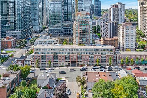 622 - 900 Mount Pleasant Road, Toronto, ON - Outdoor With View