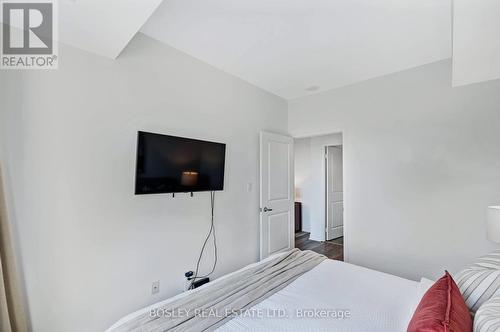 622 - 900 Mount Pleasant Road, Toronto, ON - Indoor Photo Showing Bedroom