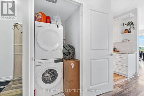 622 - 900 Mount Pleasant Road, Toronto, ON - Indoor Photo Showing Laundry Room