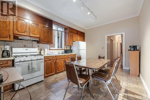 333 Concord Avenue, Toronto, ON - Indoor Photo Showing Kitchen