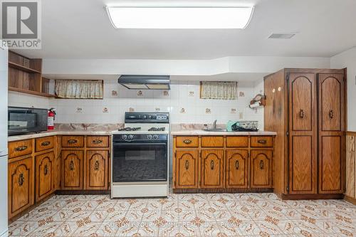 333 Concord Avenue, Toronto, ON - Indoor Photo Showing Kitchen