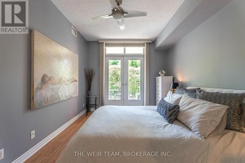 305 - 1 Deer Park Crescent, Toronto, ON - Indoor Photo Showing Bedroom