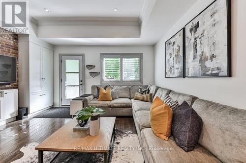 56 Rockcliffe Boulevard, Toronto, ON - Indoor Photo Showing Living Room