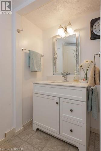 25 Ritchie Avenue, North Bay, ON - Indoor Photo Showing Bathroom