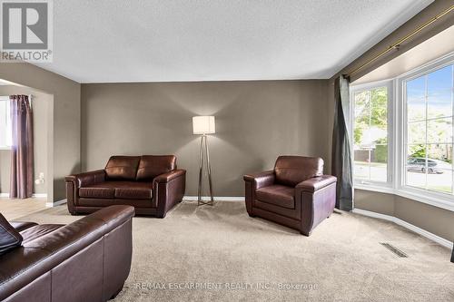 5 Ridell Crescent, Hamilton, ON - Indoor Photo Showing Living Room