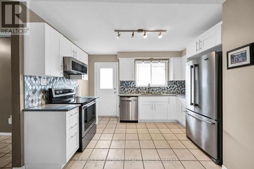 5 Ridell Crescent, Hamilton, ON - Indoor Photo Showing Kitchen