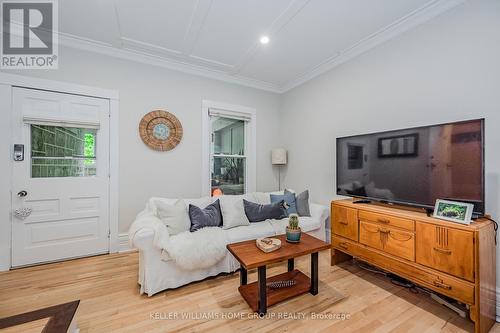 35 - 37 Powell Street W, Guelph, ON - Indoor Photo Showing Living Room