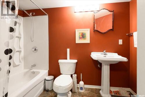 12 4425 Nicurity Drive, Regina, SK - Indoor Photo Showing Bathroom