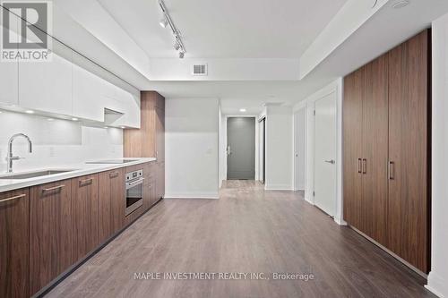 326 - 33 Frederick Todd Way, Toronto, ON - Indoor Photo Showing Kitchen