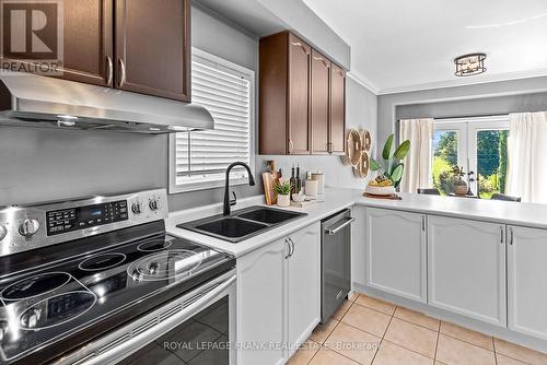 137 Whitby Shores Green Way, Whitby (Port Whitby), ON - Indoor Photo Showing Kitchen With Double Sink