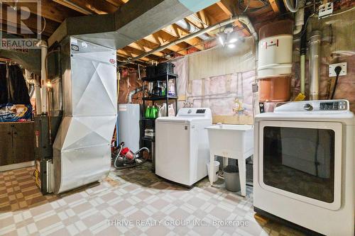 177 Merlin Crescent, London, ON - Indoor Photo Showing Laundry Room