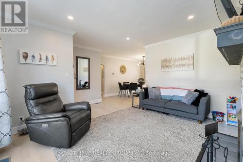 177 Merlin Crescent, London, ON - Indoor Photo Showing Living Room