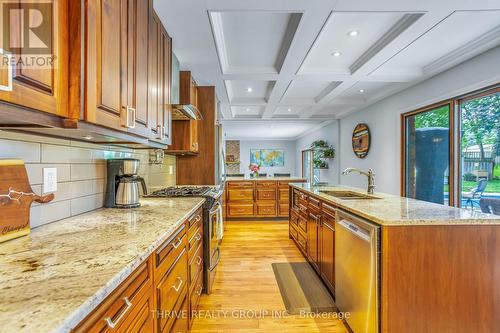 272 Chittick Crescent, Thames Centre (Dorchester), ON - Indoor Photo Showing Kitchen With Double Sink