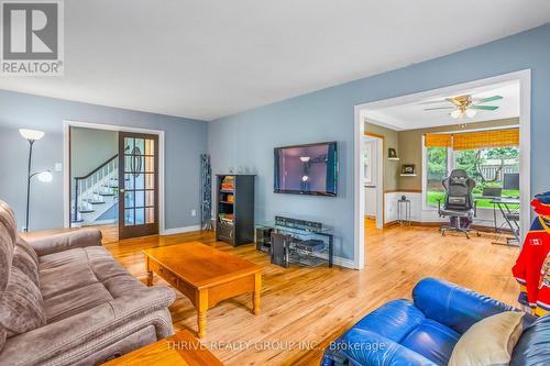 272 Chittick Crescent, Thames Centre (Dorchester), ON - Indoor Photo Showing Living Room