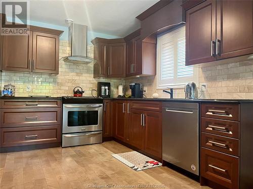 69 Monarch Drive, Chatham, ON - Indoor Photo Showing Kitchen