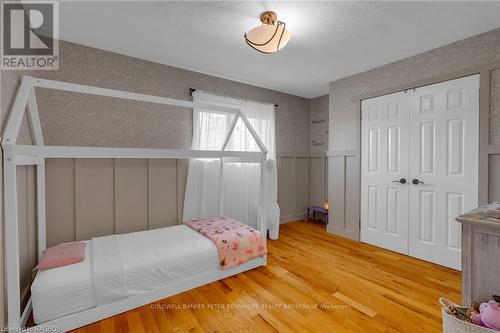 275 4Th Street Crescent, Hanover, ON - Indoor Photo Showing Bedroom