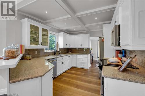 Kitchen - 275 4Th Street Crescent, Hanover, ON - Indoor Photo Showing Kitchen