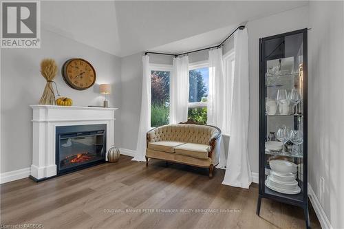 275 4Th Street Crescent, Hanover, ON - Indoor Photo Showing Living Room With Fireplace