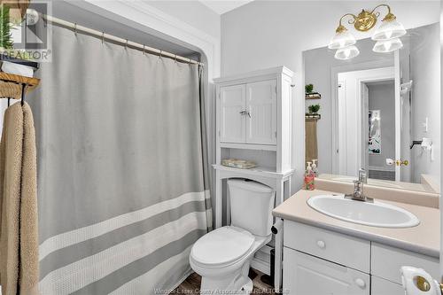 1850 Daytona Unit# 3, Windsor, ON - Indoor Photo Showing Bathroom