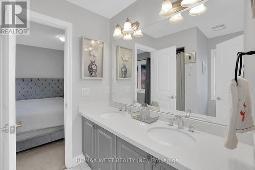 99 Verdi Road, Richmond Hill, ON - Indoor Photo Showing Bathroom