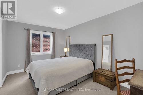 99 Verdi Road, Richmond Hill, ON - Indoor Photo Showing Bedroom