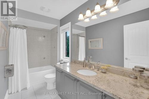 99 Verdi Road, Richmond Hill, ON - Indoor Photo Showing Bathroom