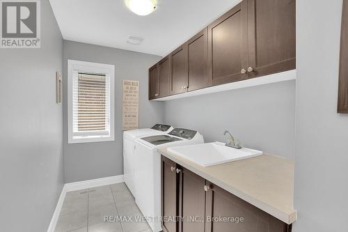 99 Verdi Road, Richmond Hill, ON - Indoor Photo Showing Laundry Room